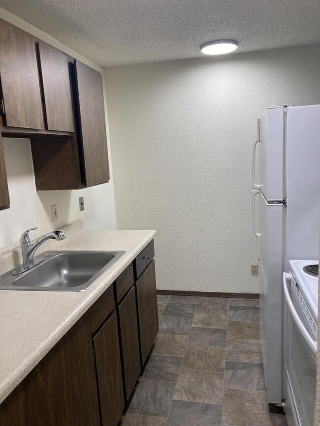 Building Photo - 2 bedroom in Seattle WA 98105
