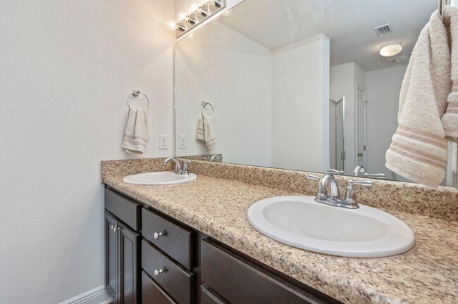 Building Photo - 175 Iron Horse Dr E