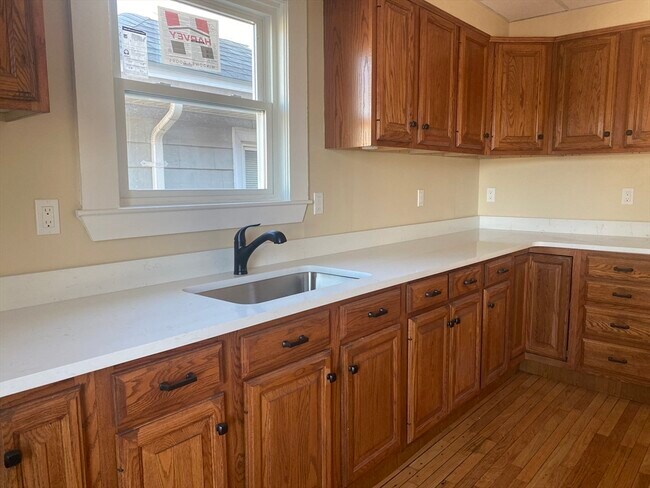 Building Photo - 1 Rena St