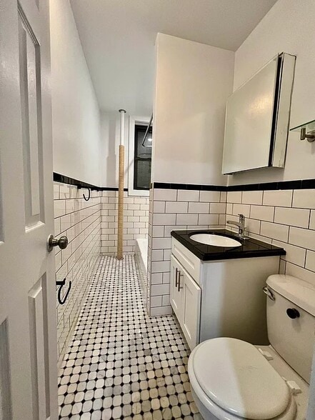 Building Photo - 817 Eighth Avenue