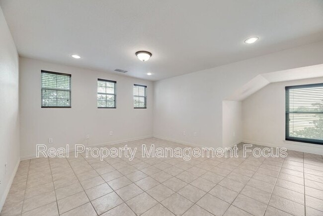 Building Photo - 1255 Vineyard Rd