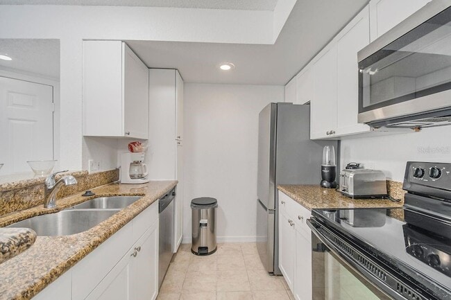 Building Photo - 582 Good Life Wy