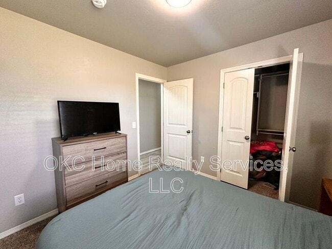 Building Photo - 4122 Bonaparte Blvd
