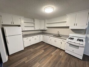 Building Photo - Freshly Remodeled 3 Bedroom Home Near Down...