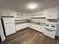 Building Photo - Remodeled 3 Bed Home Near Downtown Raleigh