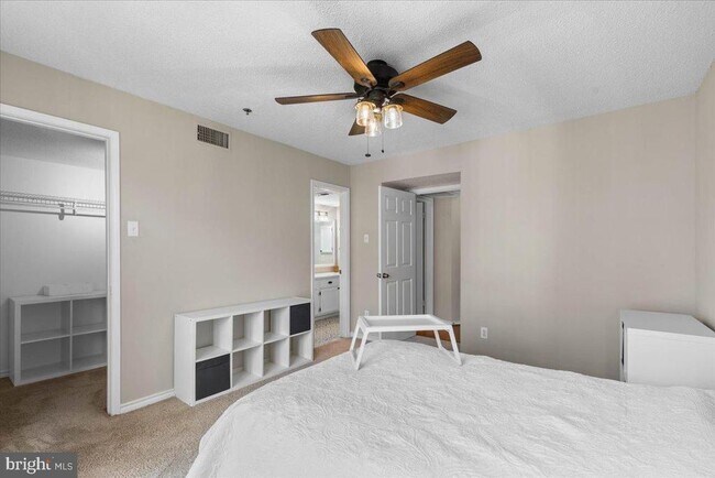 Building Photo - 1524 Lincoln Way