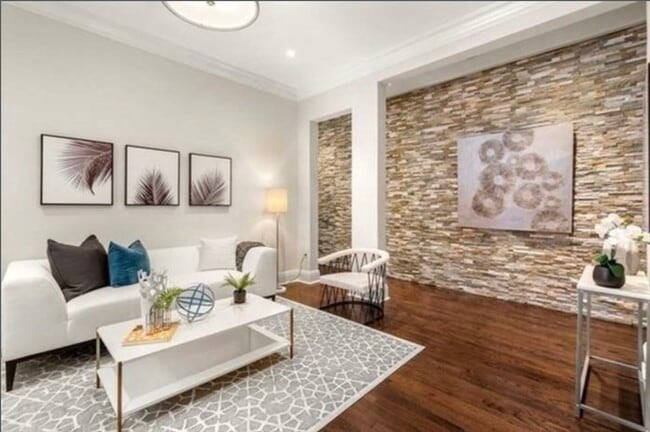 Building Photo - 382 Commonwealth Ave