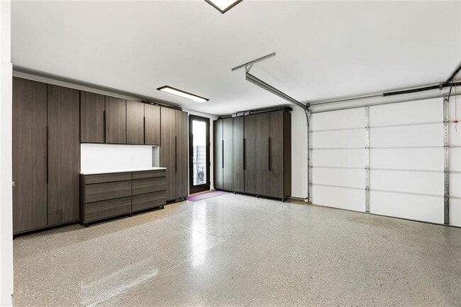 Building Photo - 6715 Halcyon Way