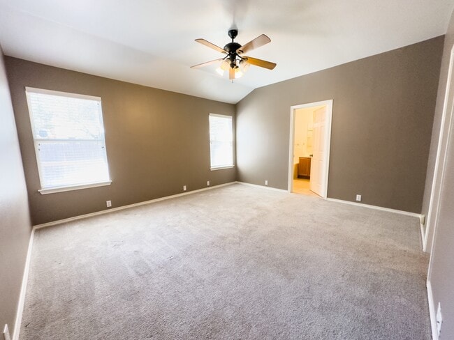 Building Photo - 2301 Drue Ln