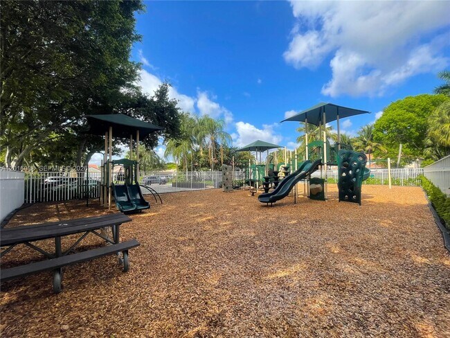 Building Photo - 854 San Remo Dr