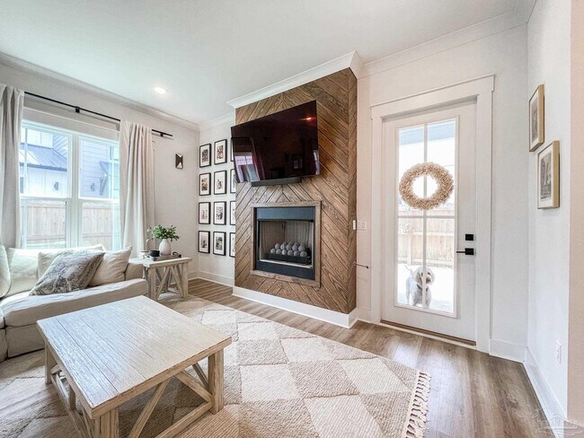 Building Photo - 13805 Red Drum Ct