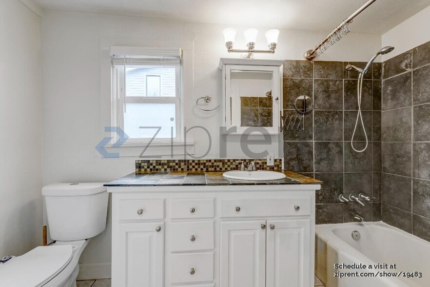 Building Photo - 7219 SE 41st Ave