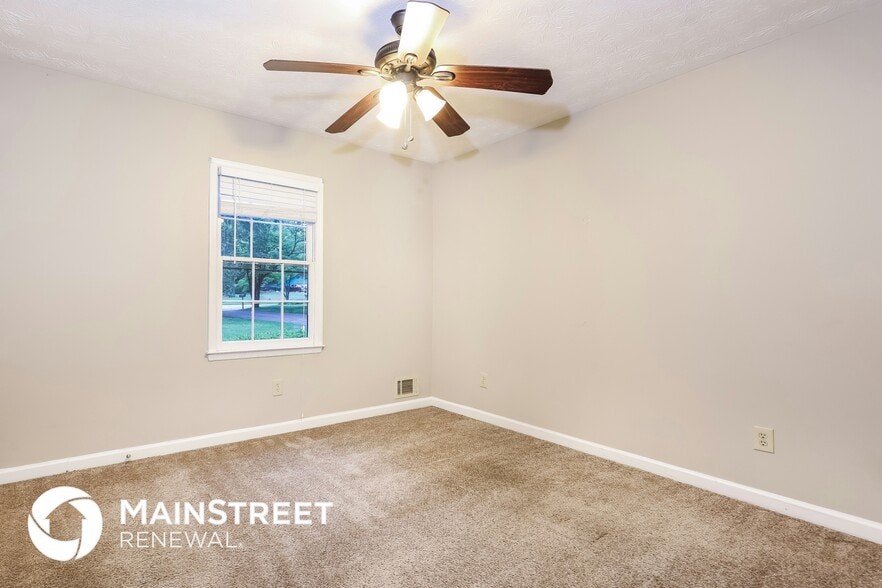 Building Photo - 145 Cowan Dr