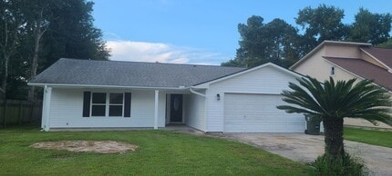 Building Photo - 104 Coachman Ln