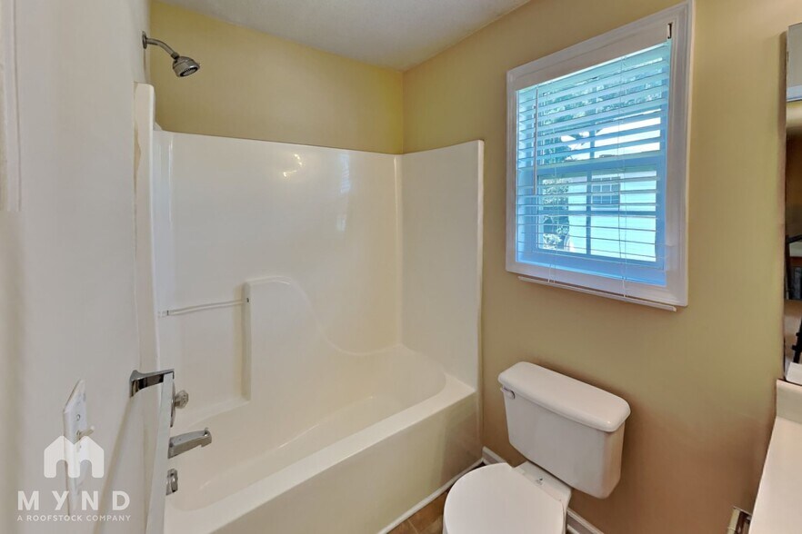 Building Photo - 413 River Trace Dr