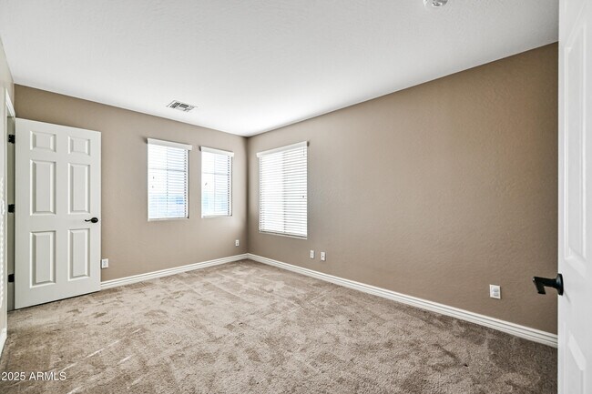 Building Photo - 15342 W Windsor Ave