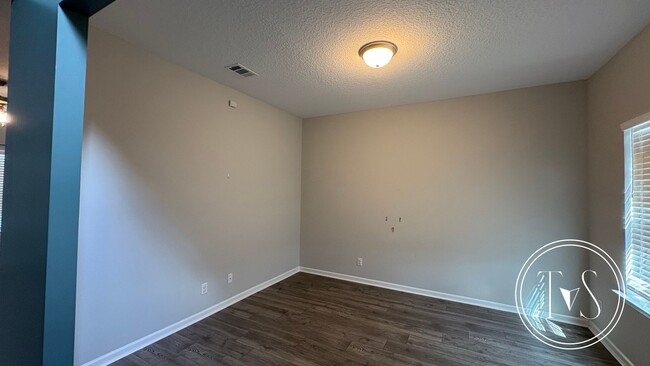 Building Photo - SUMMER MOVE-IN SPECIAL AND RATE DROP ALERT...