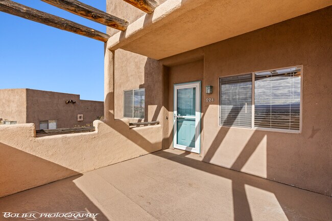 Building Photo - 470 Turtleback Rd