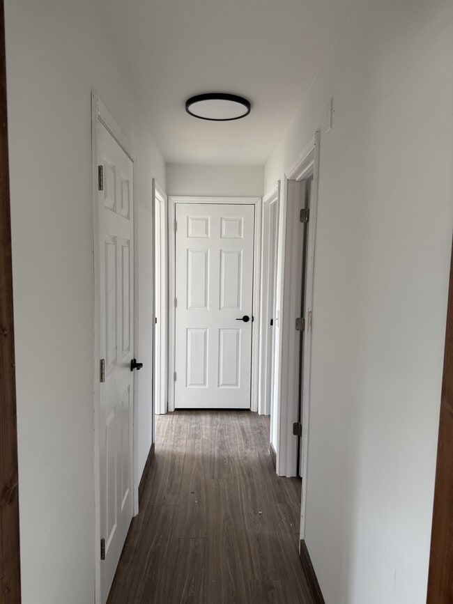 Building Photo - 914 Croft Cir