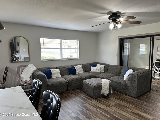 Building Photo - 724 Ixora Ave