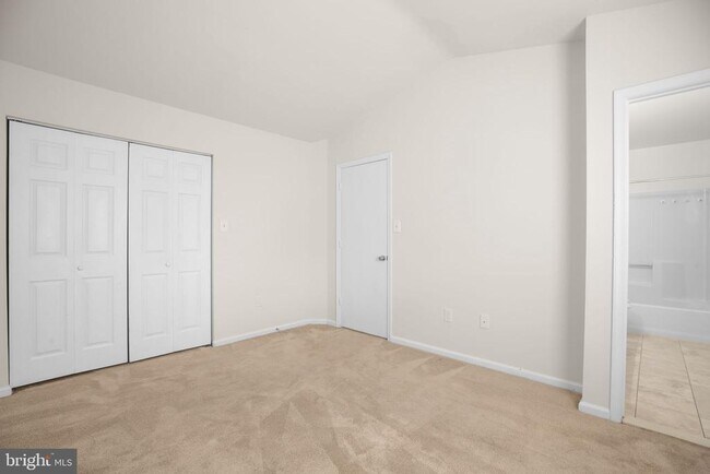 Building Photo - 502 Wind Ridge Dr