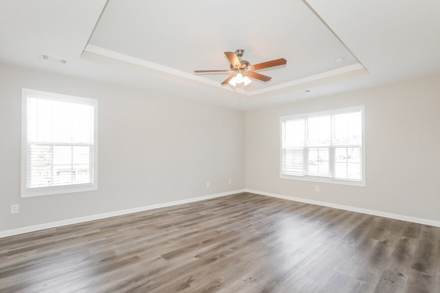 Building Photo - 1230 St James Pl