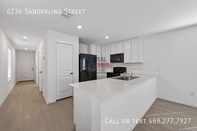 Building Photo - 6234 Sanderling St