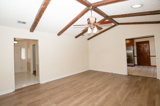 Building Photo - 330 Conifer Dr