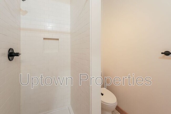 Building Photo - 1515 N Rosa Parks Way