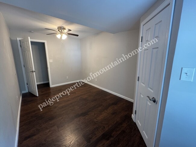 Building Photo - Charming 3 bed, 2 bath off Hwy 5 South
