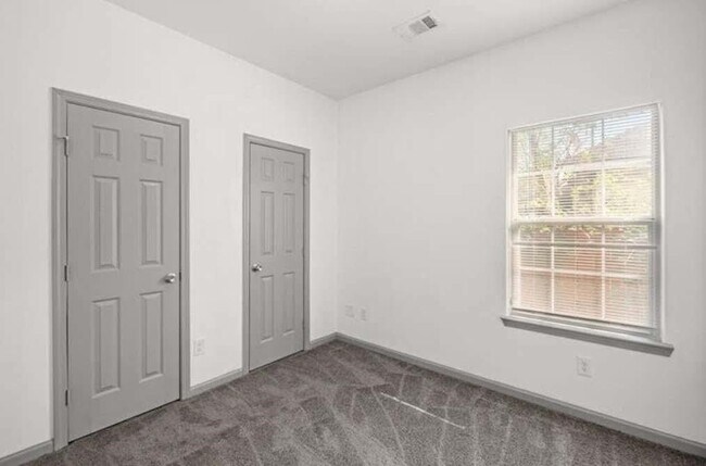 Building Photo - 235 Calloway St