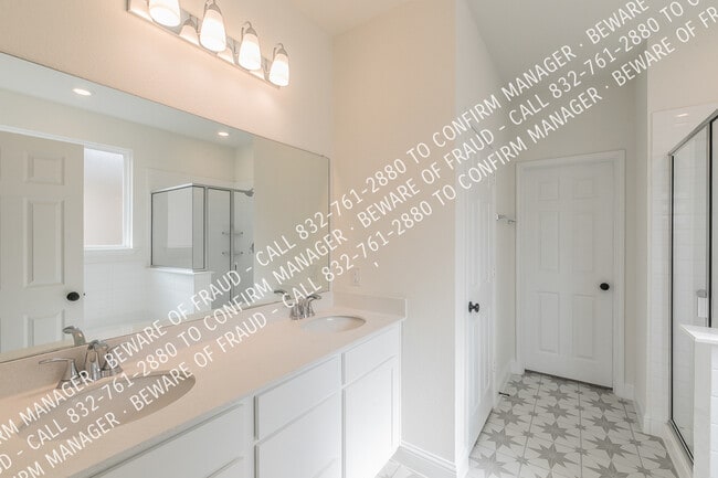 Building Photo - 346 Boroughbridge Dr