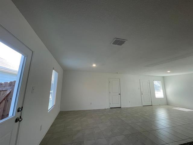 Building Photo - 8701 Whistling Duck Dr