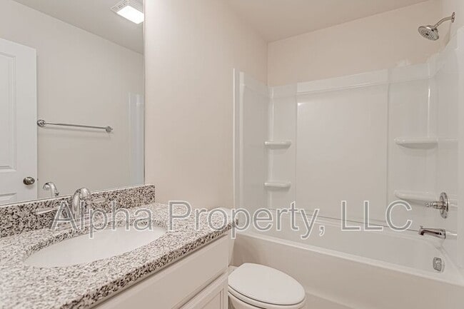Building Photo - 6 Apricot Ln