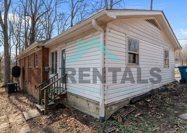 Building Photo - 3818 Edgewood Terrace Rd
