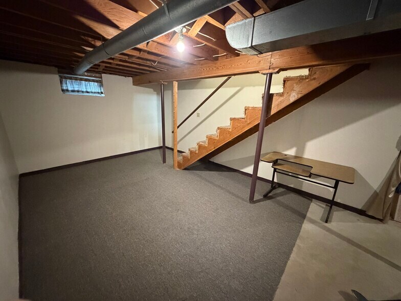 Building Photo - 205 13th Ct