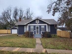 Building Photo - Beautiful 3-bedroom 1.5-bathroom house in ...