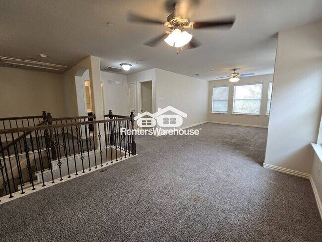 Building Photo - MOVE IN READY - Spacious 2-story townhouse...