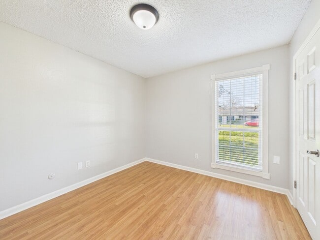 Building Photo - COMING SOON! 3 Beds, 2 Baths House for rent in Milton!