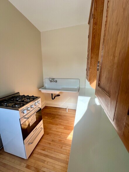 Building Photo - 244 Cleveland Ave S