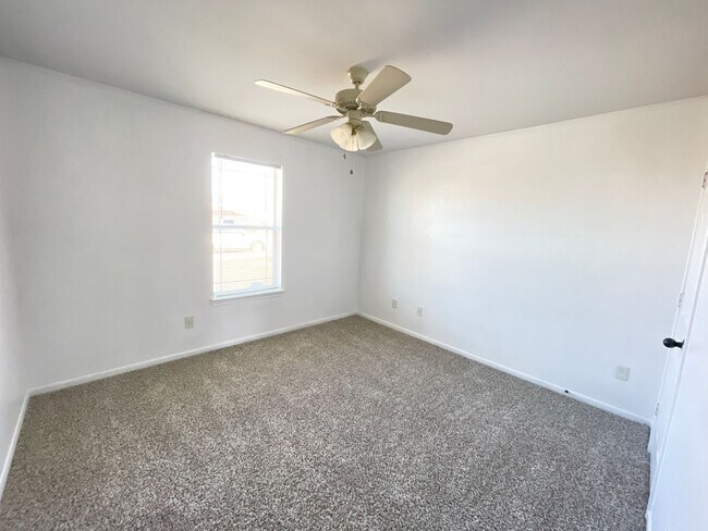 Building Photo - 3406 Doffy Dr