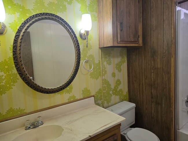 Building Photo - LAND, LAND AND MORE LAND! 2 bed/2 bath Manufactured home in Bullhead City on Huge double lot!