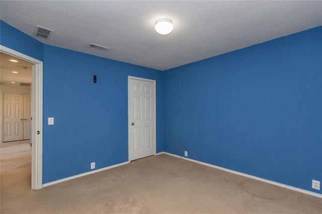 Building Photo - 8733 King Ranch Dr