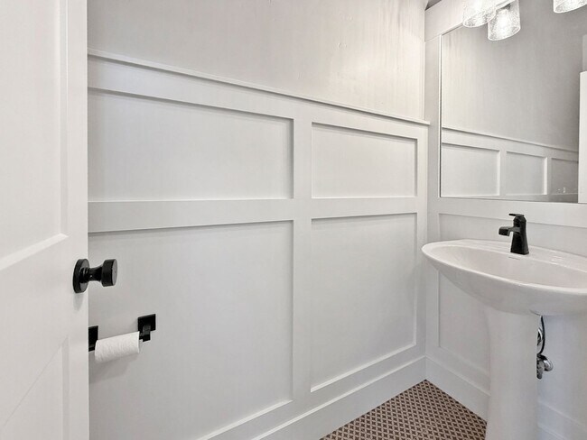 Building Photo - Stunning 4-Bedroom Home in Boise's Premier Dry Creek Ranch Community