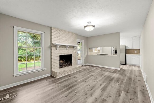 Building Photo - 410 Milton Ave