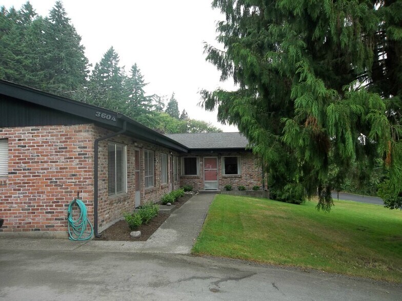 Primary Photo - 3604 Butler Dr