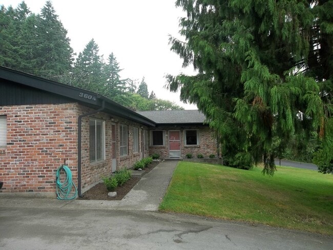 Building Photo - 3604 Butler Dr