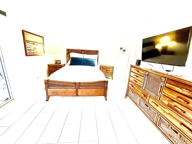 Building Photo - 42 Tilford C