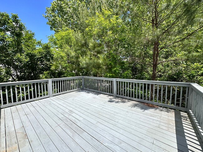 Building Photo - Exclusively Offered By Muse Realty Rentals...