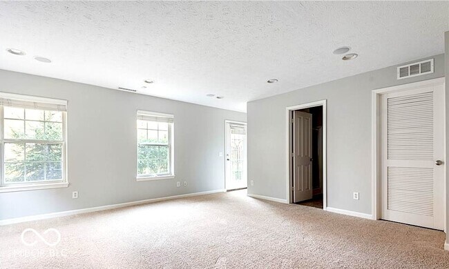 Building Photo - 9008 Rider Dr